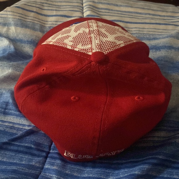 Blue jays maple leaf hat - Picture 2 of 3